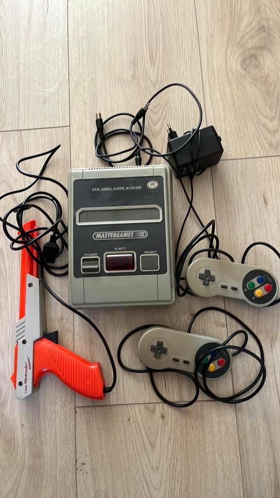 Mastergames NES Video Game System met Zapper, Ophalen of Verzenden, Zo goed als nieuw