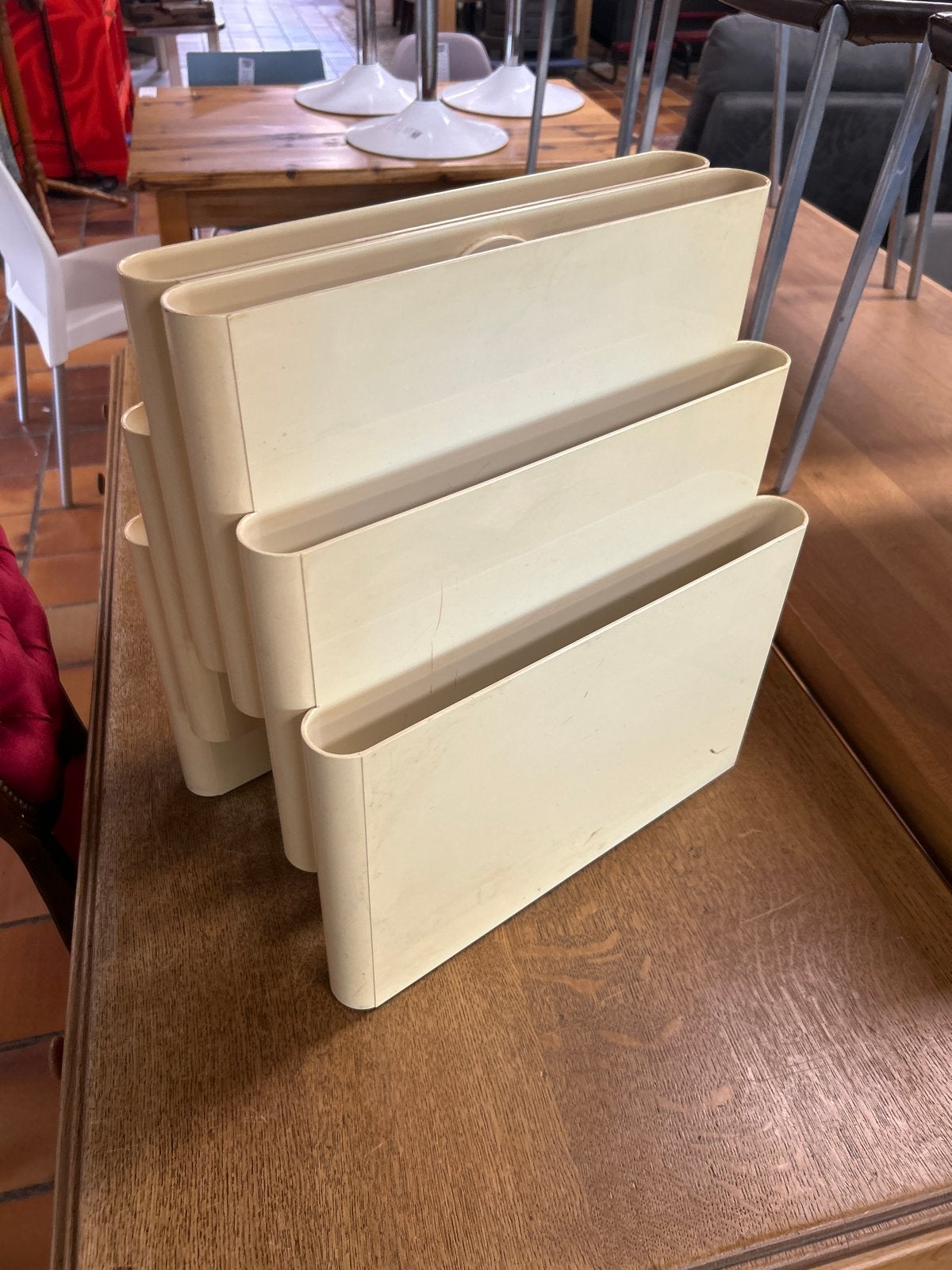 Vintage Kartell tijdschriftenrek, ontwerper G. Stoppino, Huis en Inrichting, Woonaccessoires | Krantenbakken en Lectuurbakken