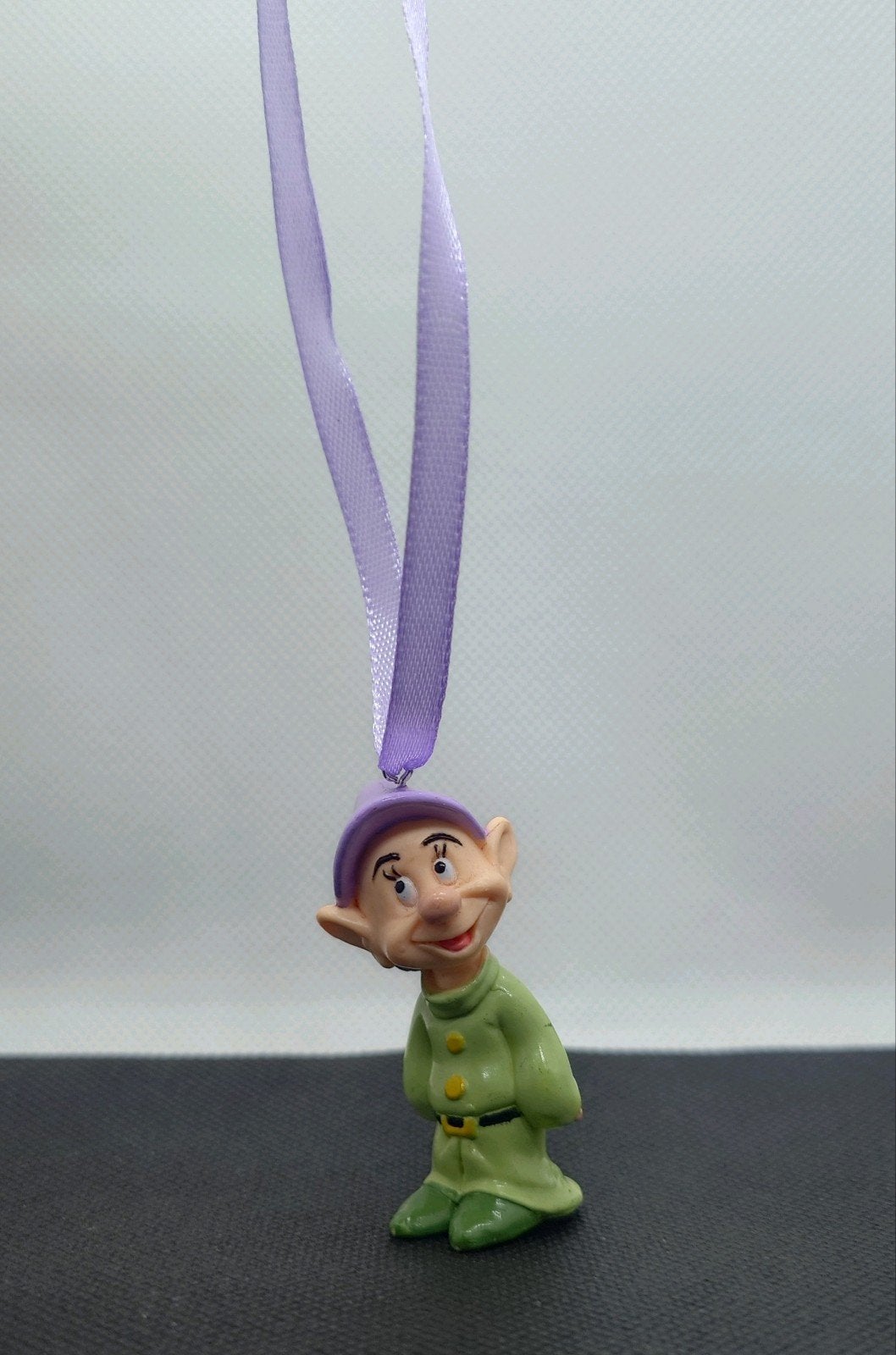Disney Dwerg Dopey Stoetel kerst ornament hanger kerstbal, Verzamelen, Disney, Ophalen of Verzenden, Sneeuwwitje of Doornroosje