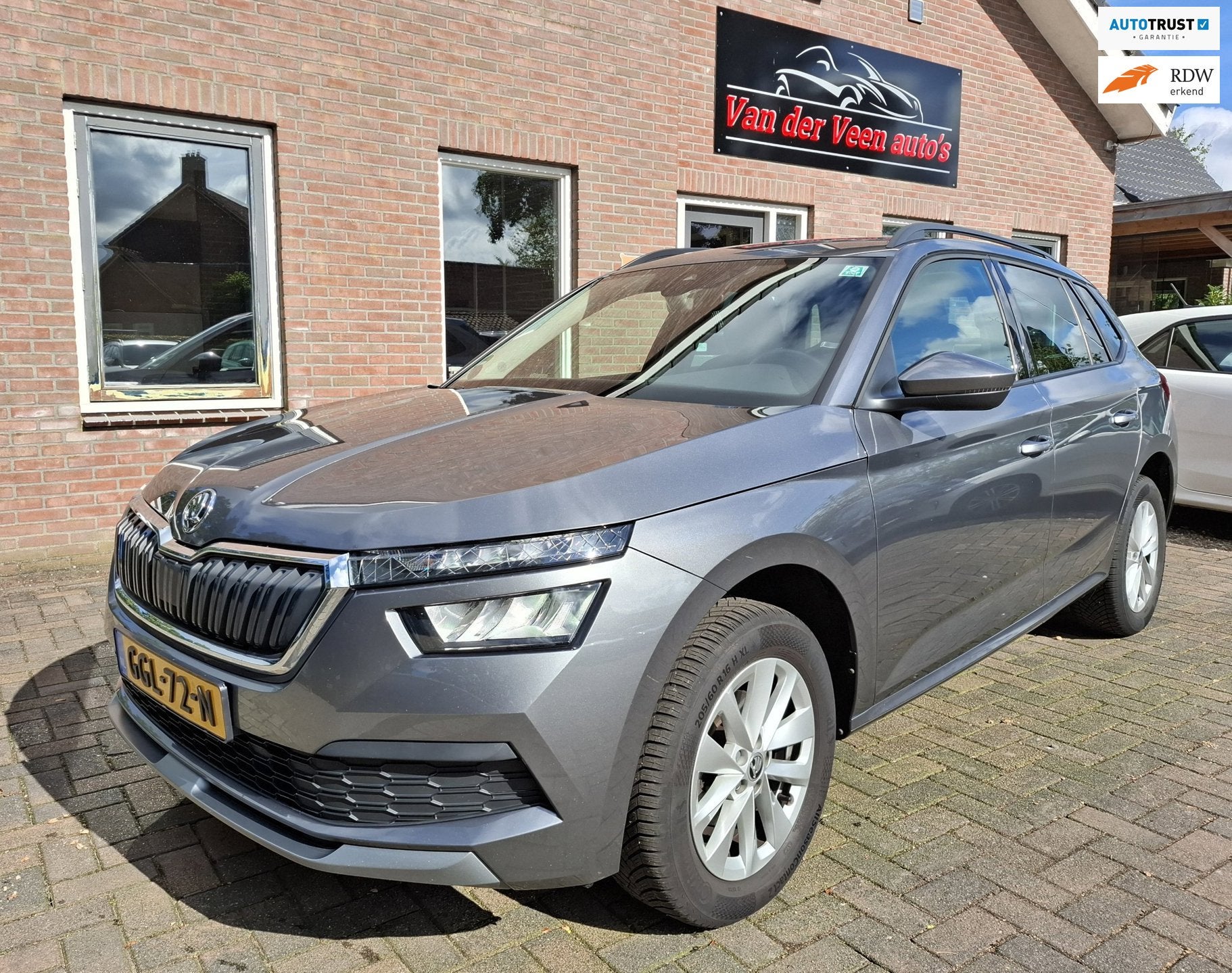 Skoda KAMIQ 1.0 TSI Ambition. Stoelverwarming, cruise, carpl, Auto's, Dealer onderhouden, Stof, Gebruikt, 620 kg
