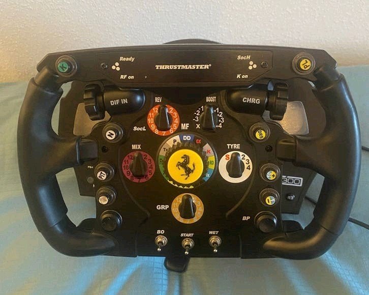 Thrustmaster 300rs met Ferrari add-on, Ophalen of Verzenden, Zo goed als nieuw, Stuurtje of Sportattribuut