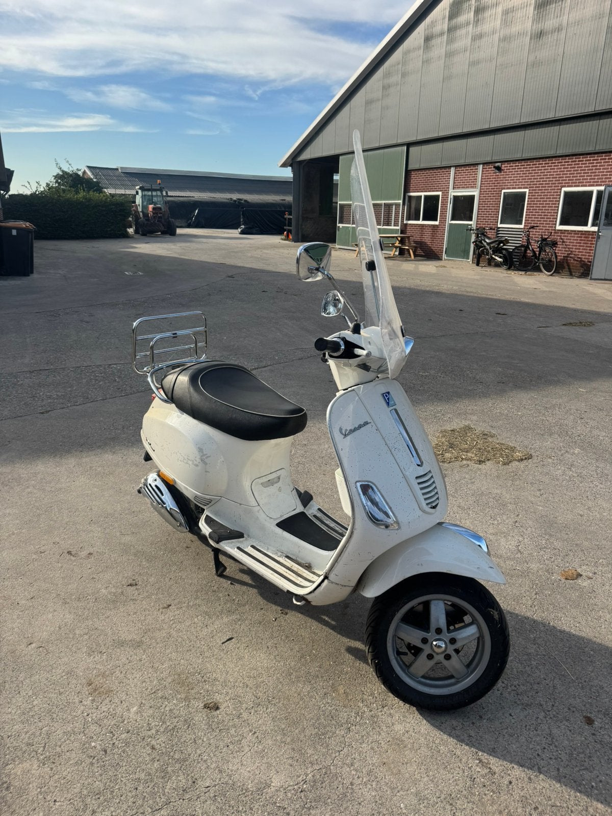 Vespa s 4t 2010 brom, Fietsen en Brommers, Scooters | Vespa, Ophalen, Zo goed als nieuw, Benzine