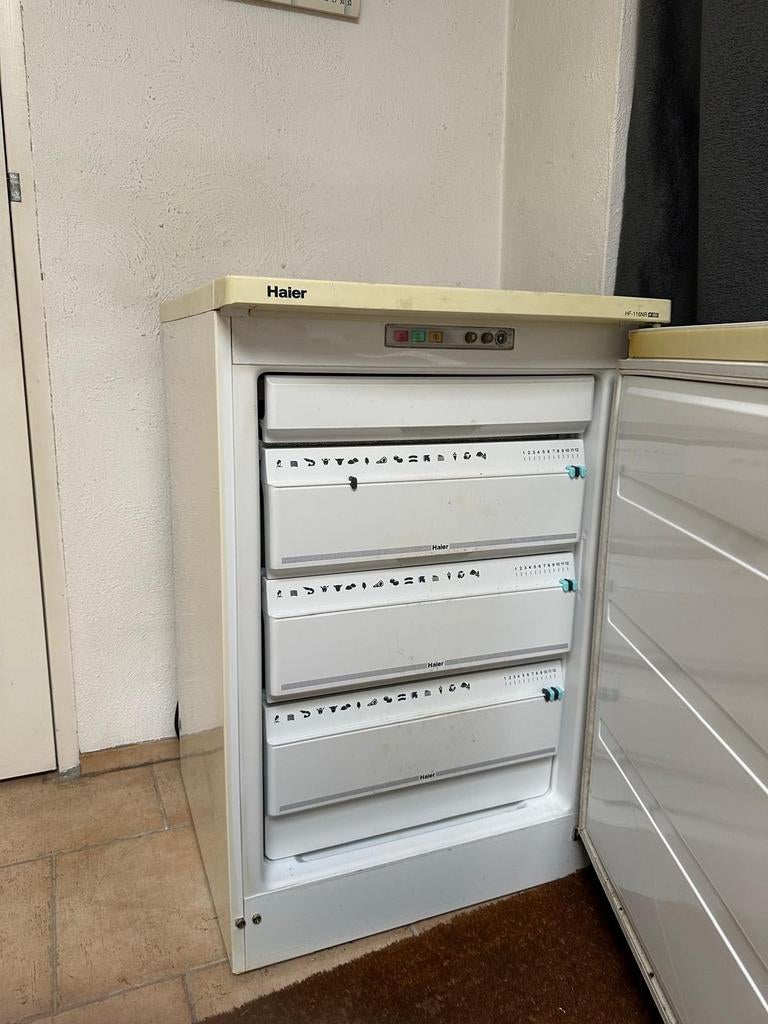 Haier Vriezer met 3 Lades - Goed Werkend, Witgoed en Apparatuur, Vriezers en Diepvrieskisten, Gebruikt, Minder dan 60 cm, 160 cm of meer