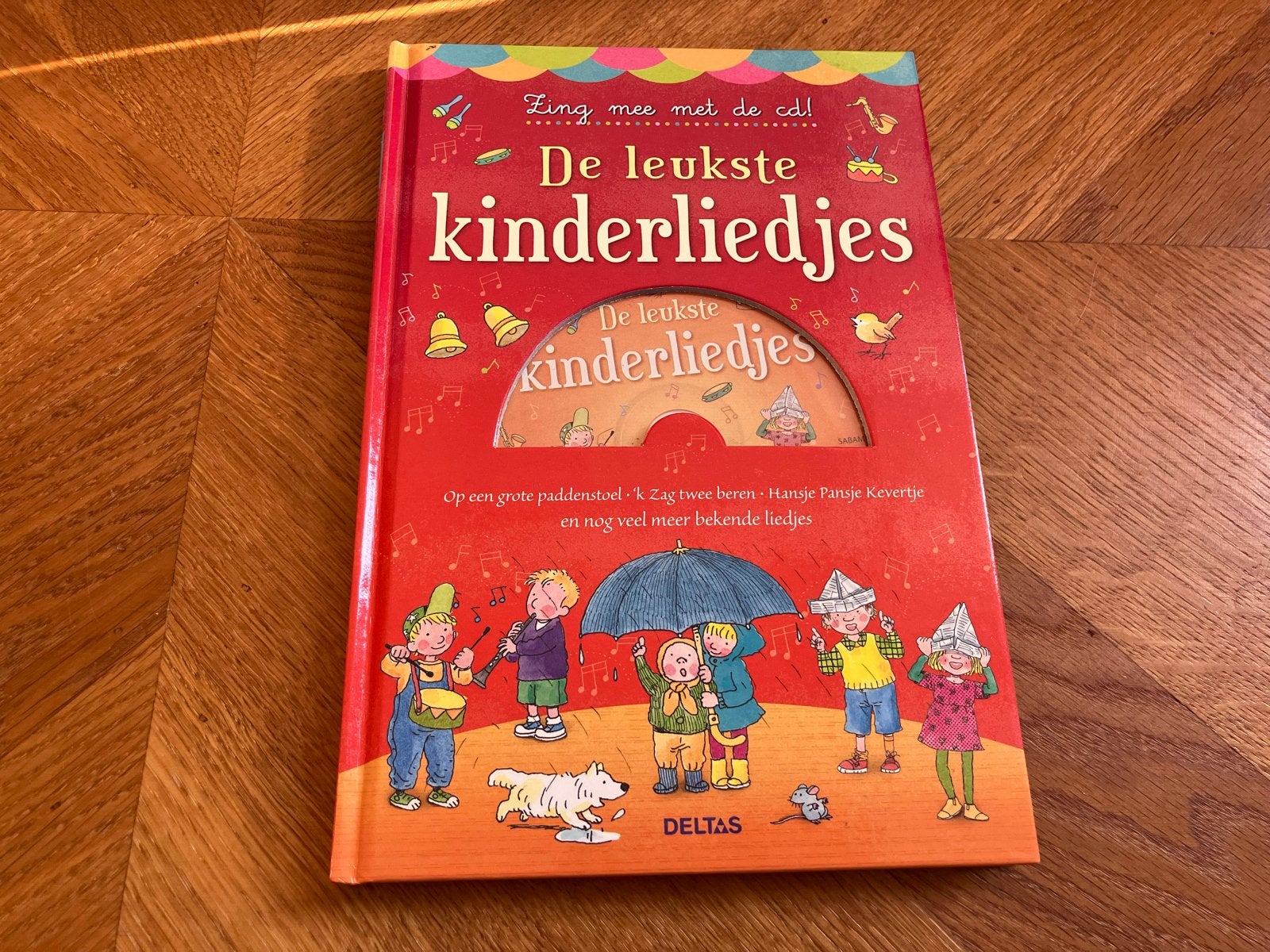 De Leukste Kinderliedjes Boek met CD - Zingen en Spelen, Ophalen of Verzenden, Zo goed als nieuw, 2 tot 3 jaar