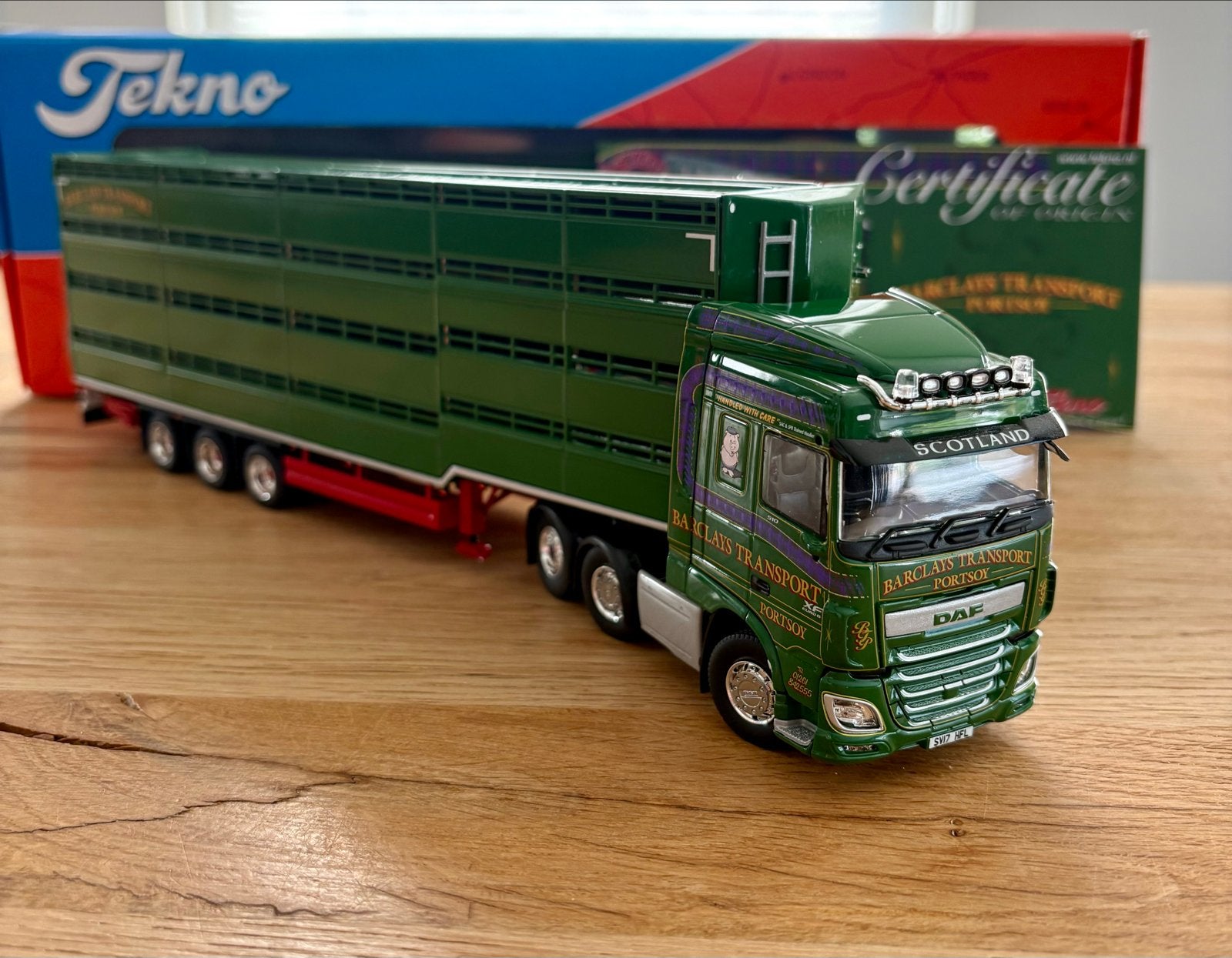 Tekno 1:50 Barclays DAF XF Space Cab 6x2 met veetrailer, Hobby en Vrije tijd, Modelauto's | 1:50, Ophalen of Verzenden, Nieuw