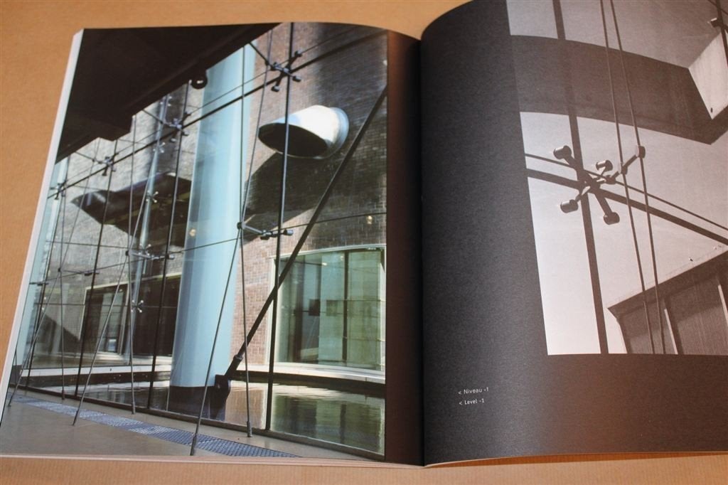 Gespannen Glas — Kozijnloze Glazen Gevel voor het NAi, Ophalen of Verzenden, Gelezen, Architecten