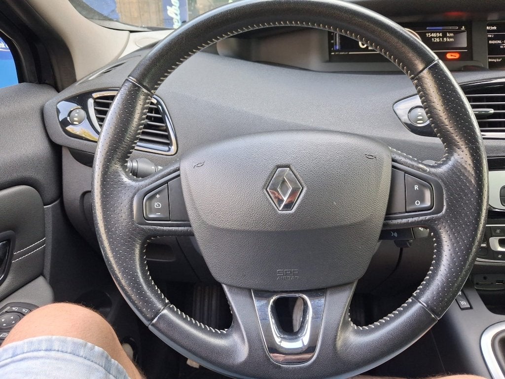 Foto 13 van Renault Grand Scenic 1.2 TCE 97KW 7P 2014 Zwart