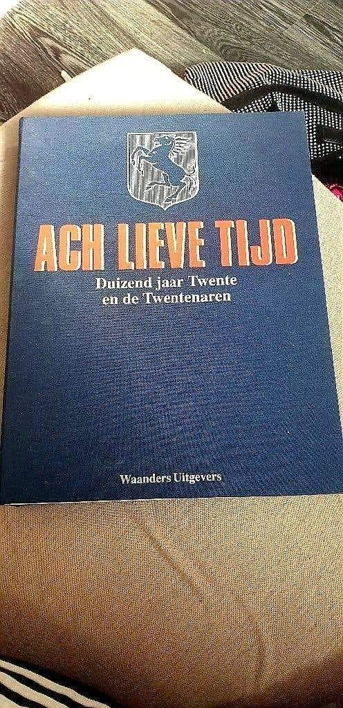 Te koop 19 delig  Ach lieve tijd 1000 jaar twente en de twen, Ophalen of Verzenden, Zo goed als nieuw