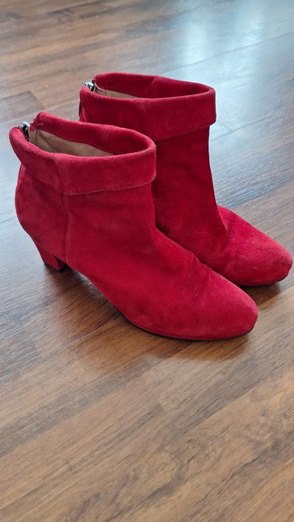 Rode suede enkellaarsjes maat 39, Ophalen of Verzenden, Zo goed als nieuw, Rood