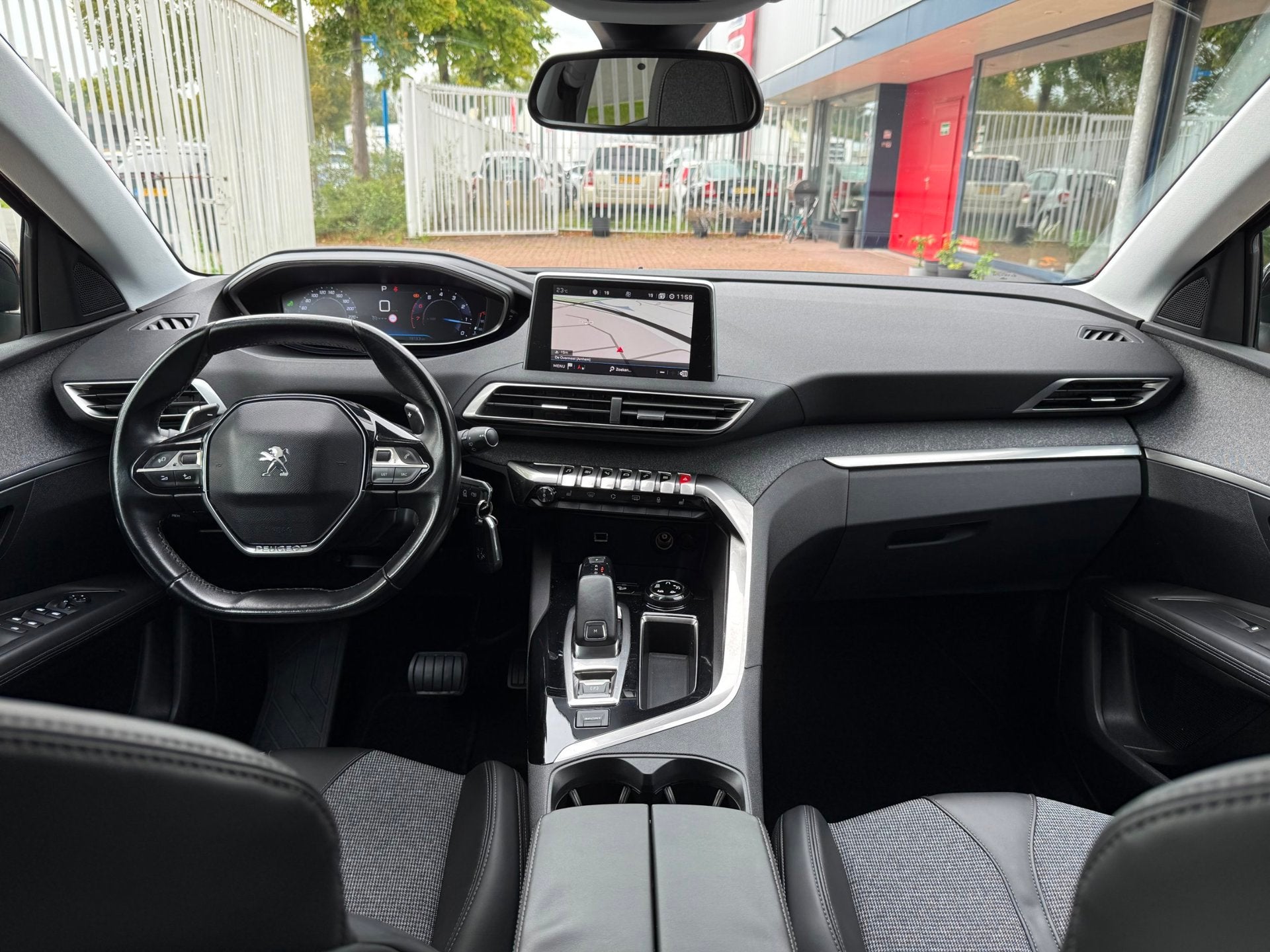 Peugeot 3008 1.2 PureTech Allure | Automaat | Carplay | Cam, Gebruikt, 1199 cc, Bruin, Leder en Stof