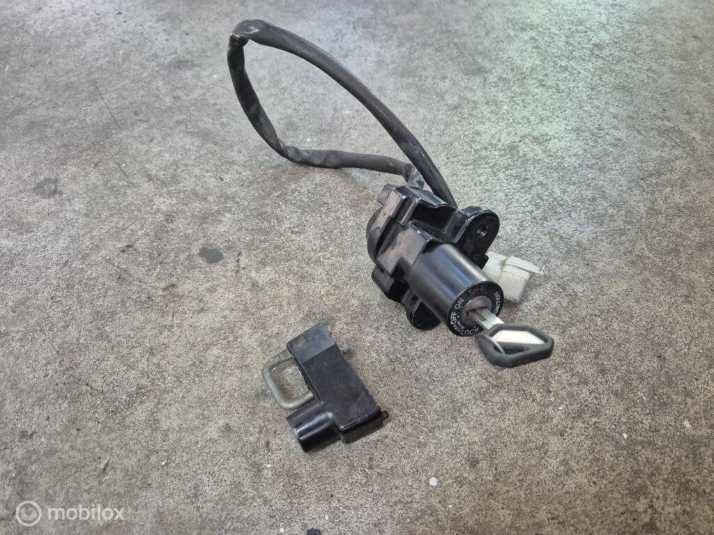 Contactslot helmslot SS Supersport Superlight 851 888, Gebruikt, Factorystore.service@ducati.com, Ophalen of Verzenden, Via Antonio Cavalieri Ducati, 74/5, 74/6, 40132 Bologna BO