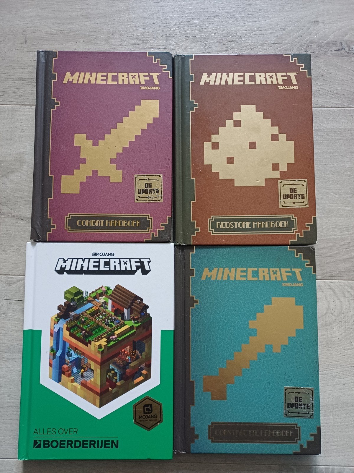 Minecraft Handboeken Set - Combat, Redstone, Bouwen, Boeren, Ophalen of Verzenden, Gelezen, Mojang, Fictie algemeen