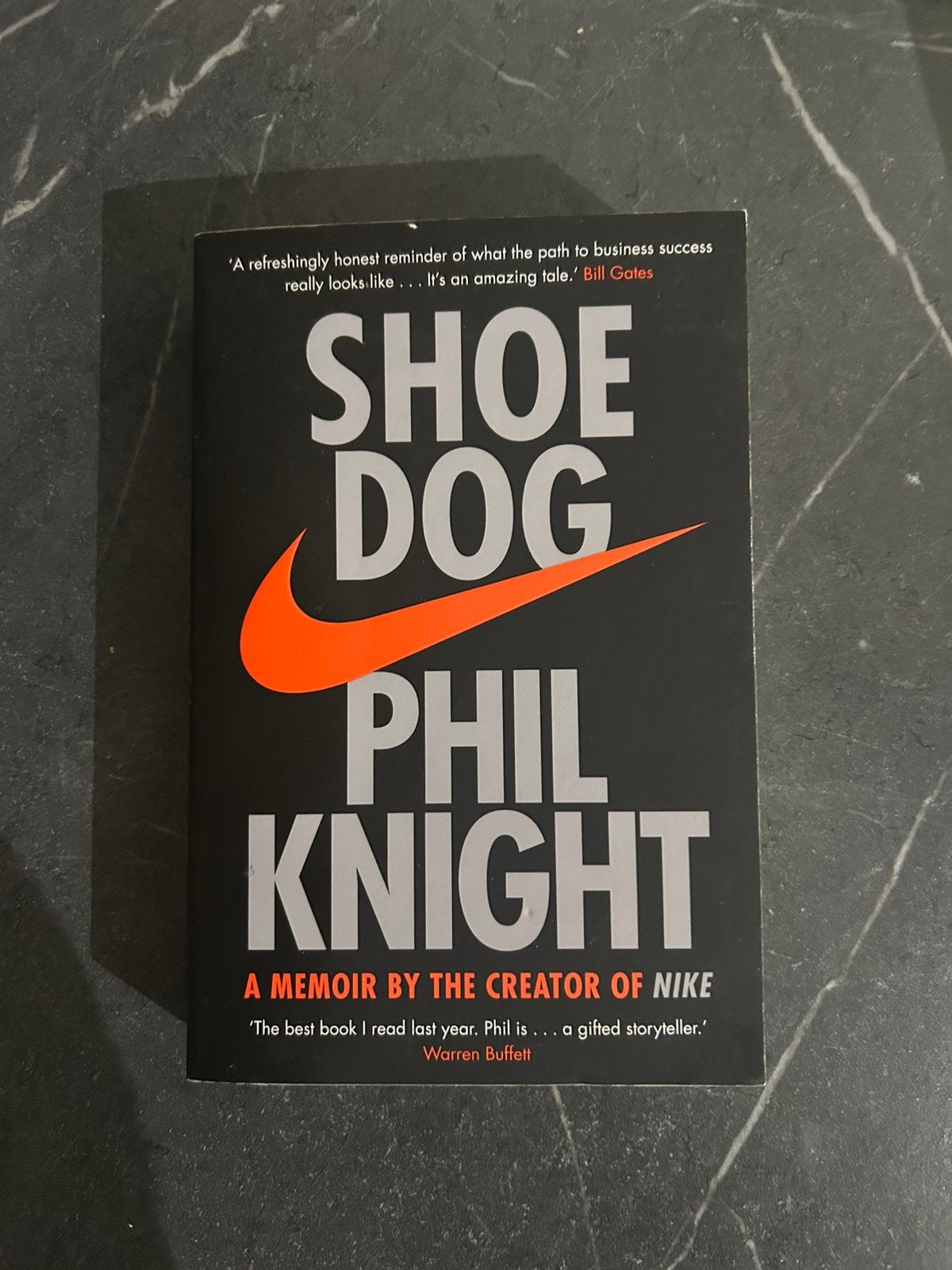 shoe dog phil knight, Ophalen of Verzenden, Zo goed als nieuw, Overige