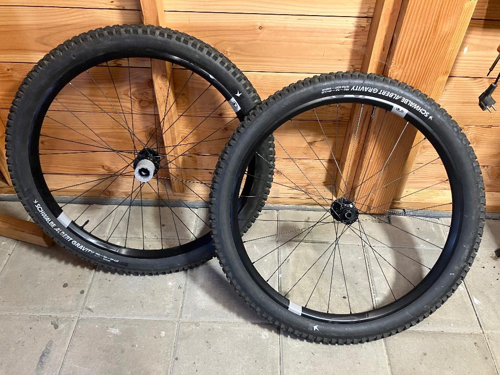 Wielset crankbrothers boost 29 inch industry Nine naven, Fietsen en Brommers, Ophalen, Zo goed als nieuw, Elektrische fiets, Overige merken