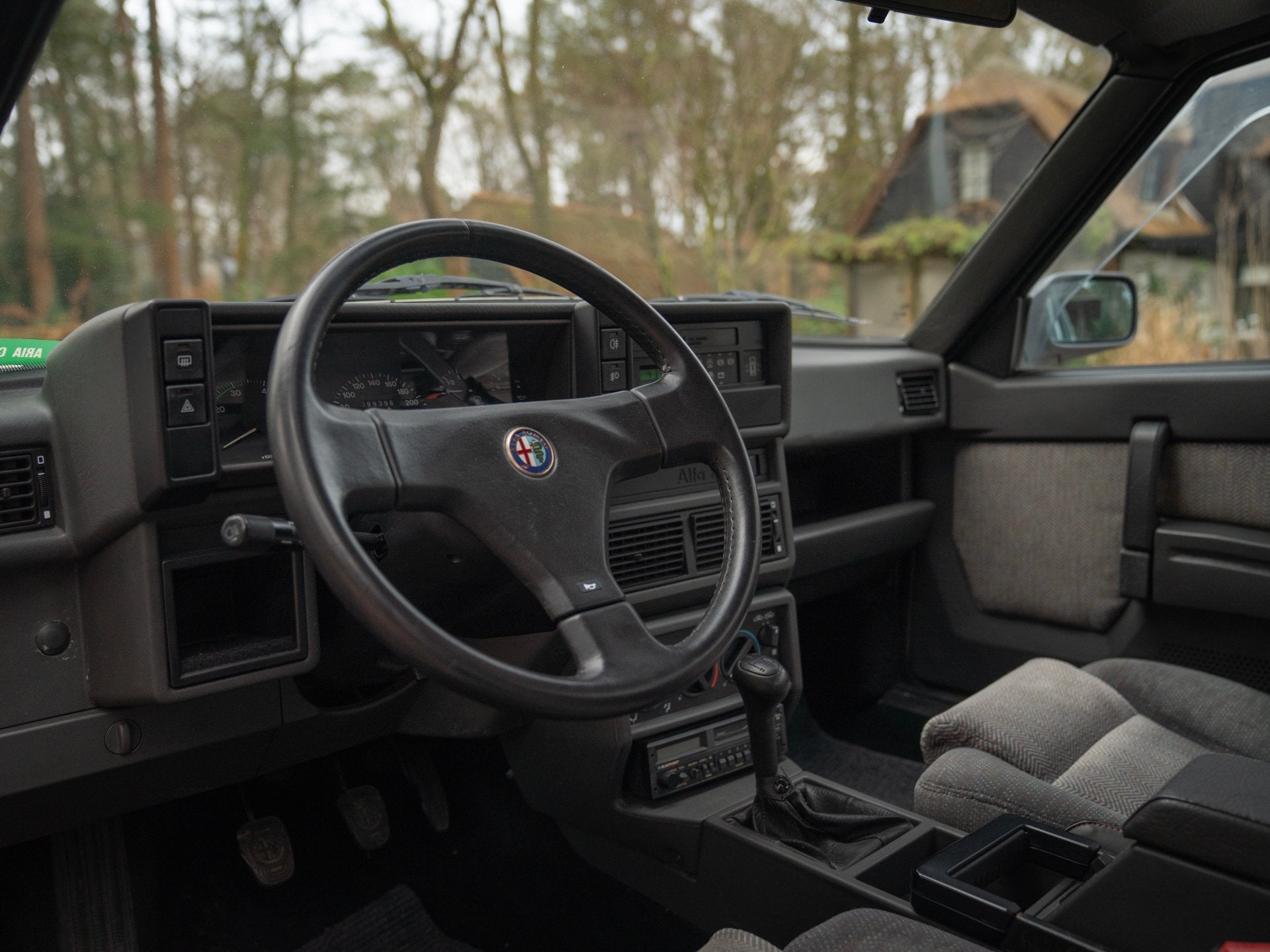 Alfa Romeo 75 3.0 V6 America (bj 1989), foto 7