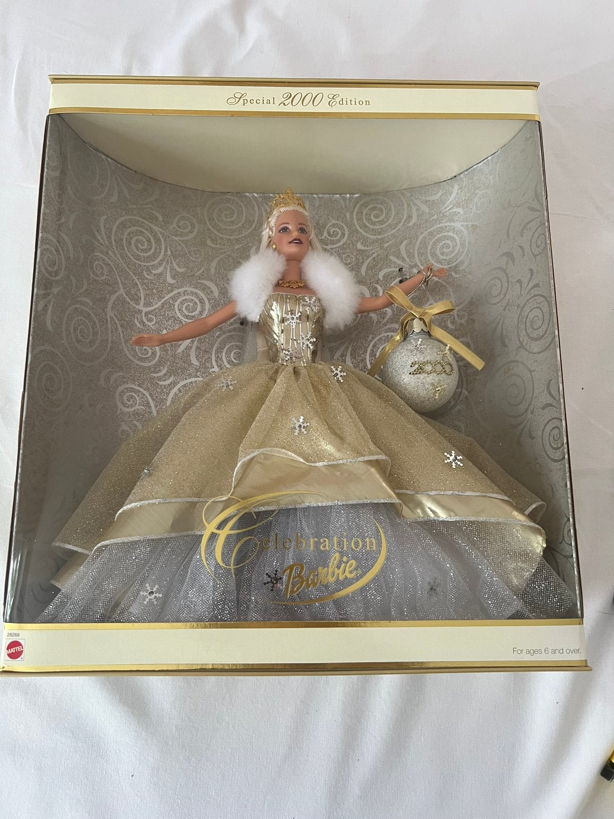 Celebration barbie goud 2000 - nieuw in doos, Ophalen of Verzenden, Nieuw