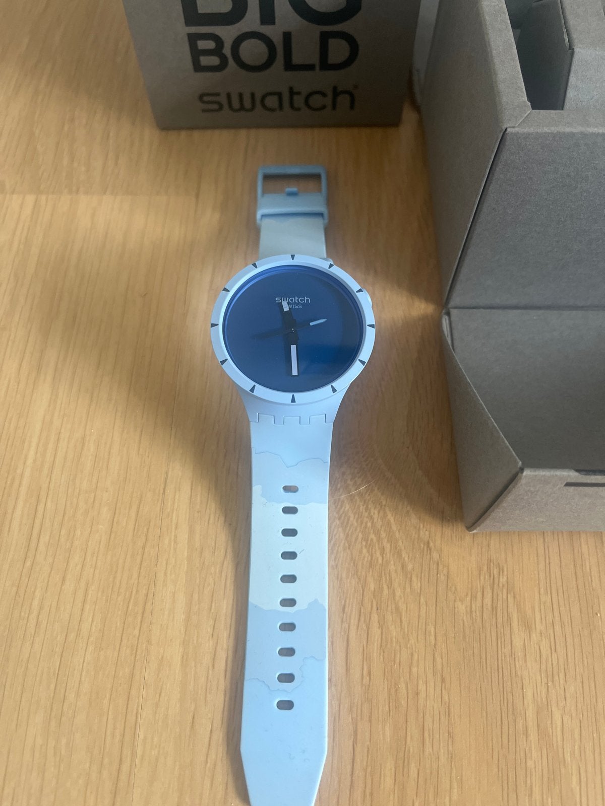Swatch BIG BOLD BIOCERAMIC Lichtblauw Polshorloge, Sieraden, Tassen en Uiterlijk, Overige materialen, Polshorloge, Swatch, Kunststof