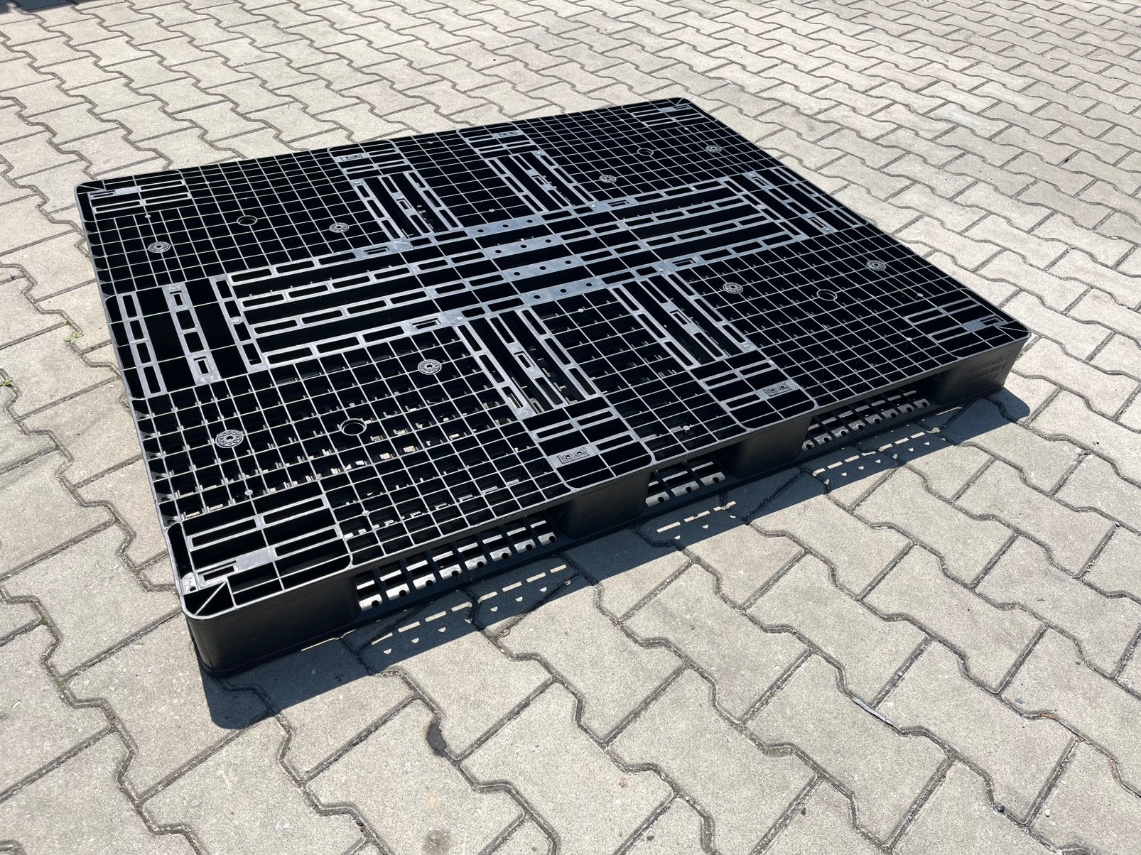 Te koop partij grote kunstof plastic pallets vlonder 140X110, Tuin en Terras, Terrasdelen en Vlonders, Ophalen, Zo goed als nieuw
