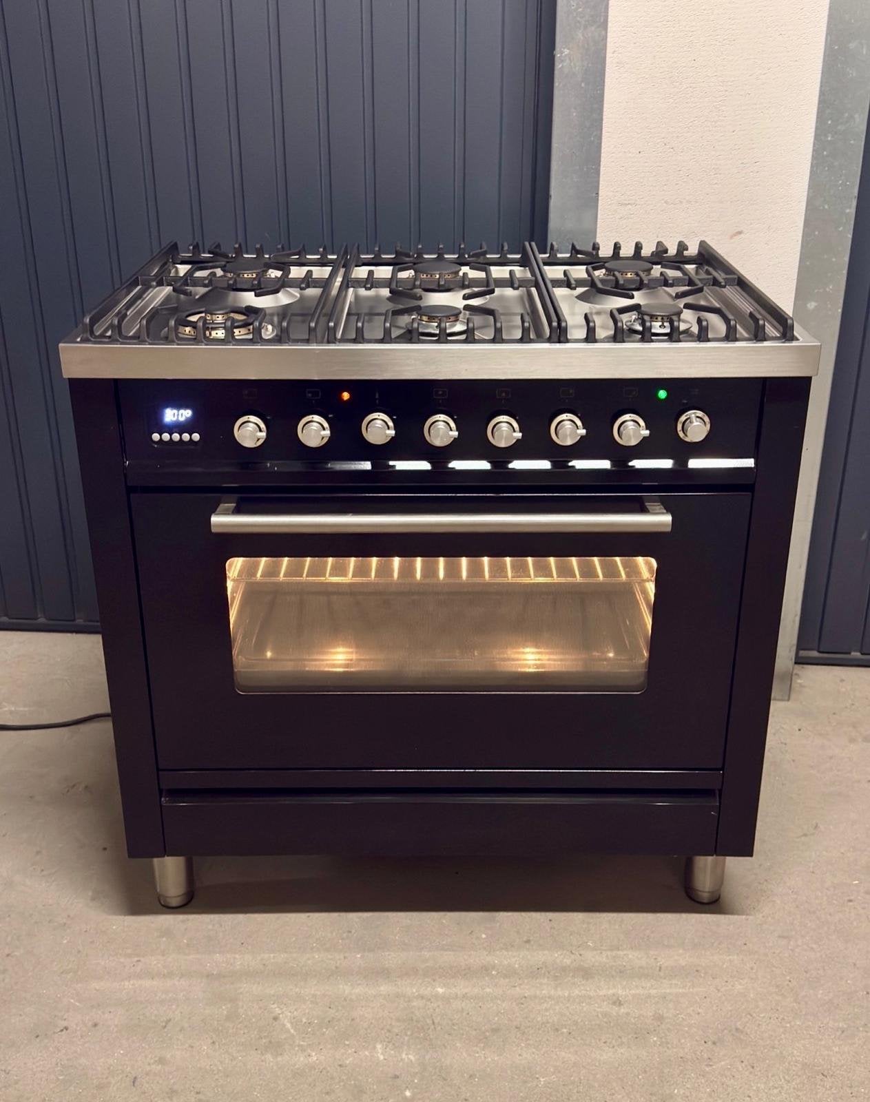 Boretti Hoogglans Zwarte Fornuis 300 grade Oven, Witgoed en Apparatuur, 60 cm of meer, Zo goed als nieuw, Gas, Vrijstaand