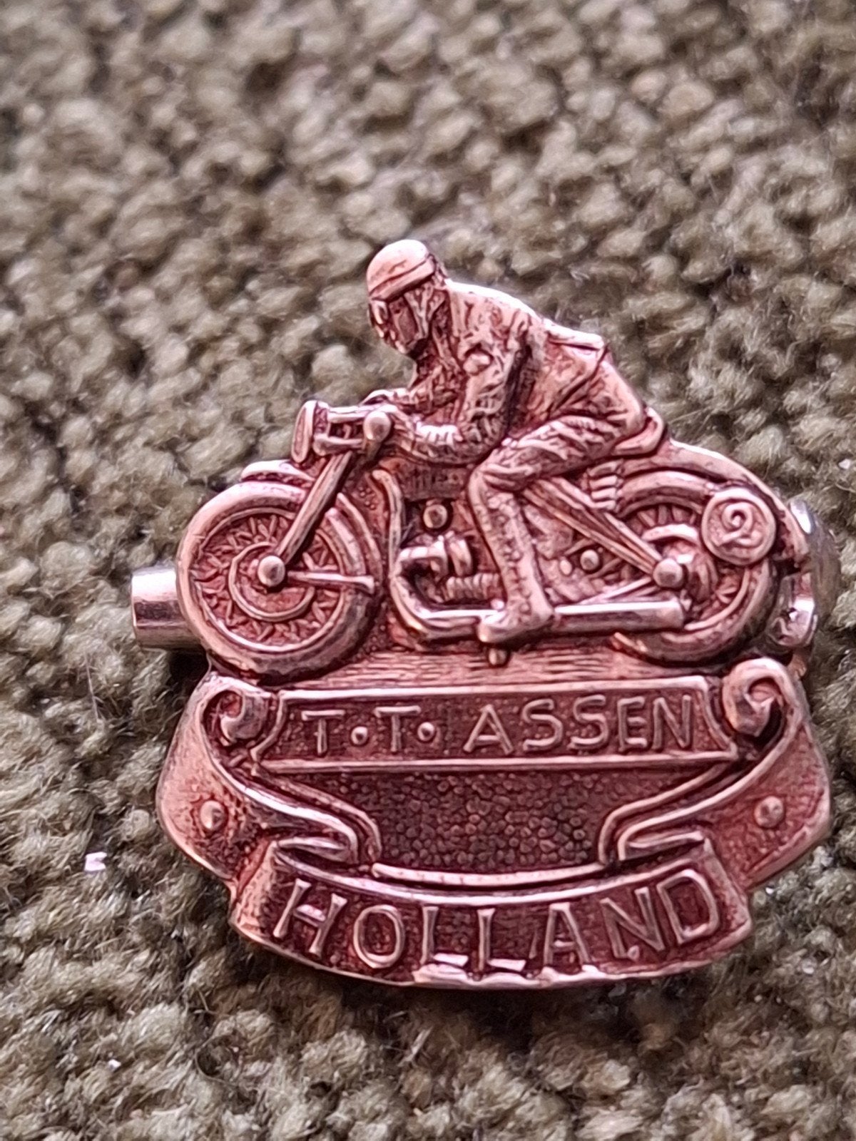 Oude pin speldje TT Assen, Ophalen of Verzenden, Gebruikt, Sport