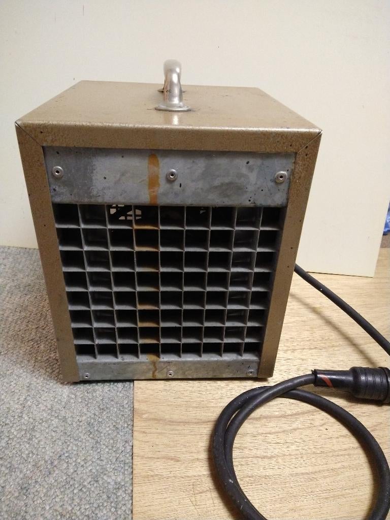 Andrews Portable Electric Heater -model 25-DE 3kw 220V, 30 tot 80 cm, Gebruikt, Overige typen, Minder dan 60 cm
