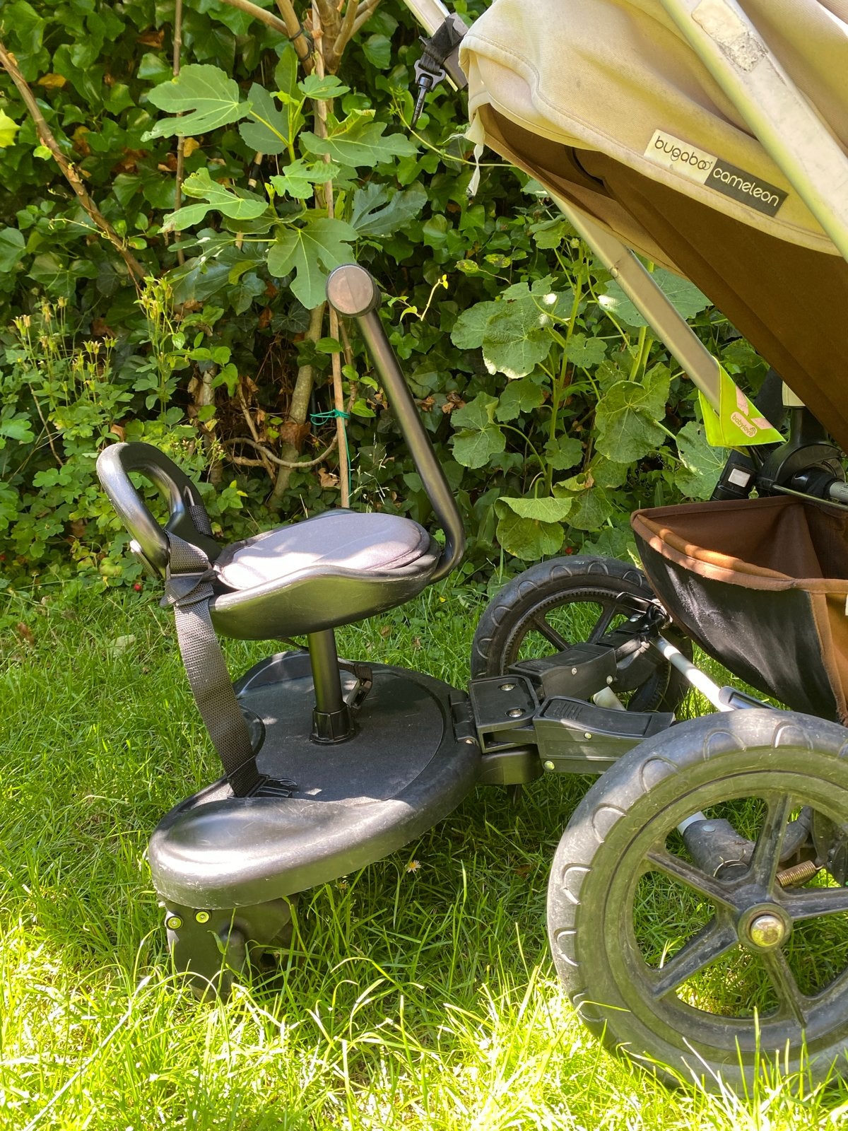 Novi Baby meerijdplankje met zitje voor kinderwagen, Kinderen en Baby's, Kinderwagens en Combinaties, Ophalen, Gebruikt, Overige merken
