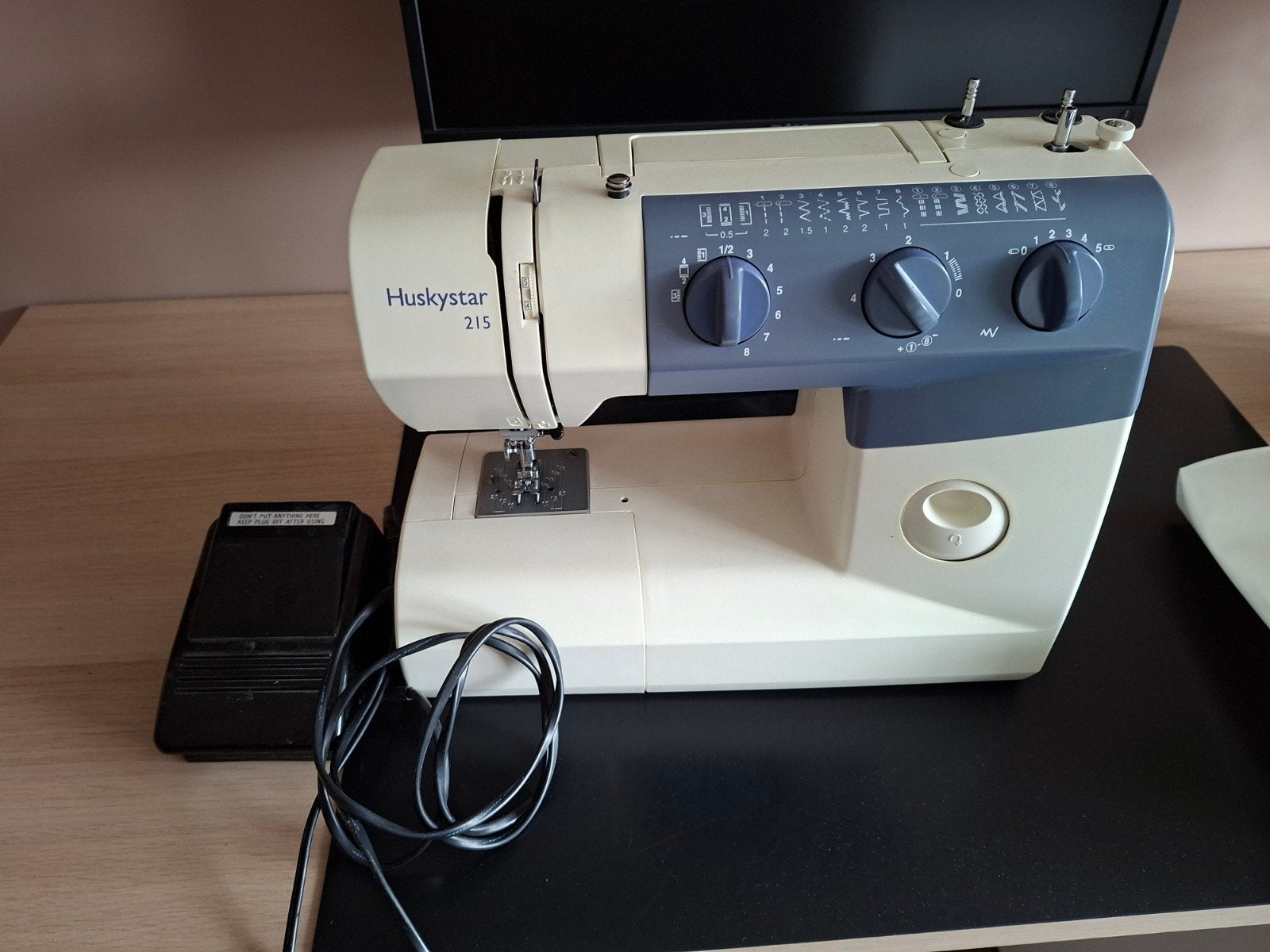 Husqvarna Huskystar 215 Naaimachine met accessoires, Ophalen, Gebruikt, Naaimachine, Husqvarna
