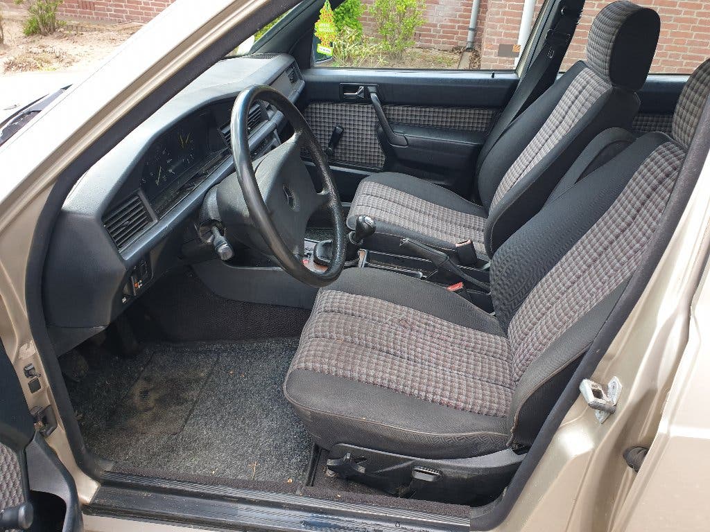 MERCEDES-BENZ W201 190D 2.0 1985 OLDTIMER, foto 7