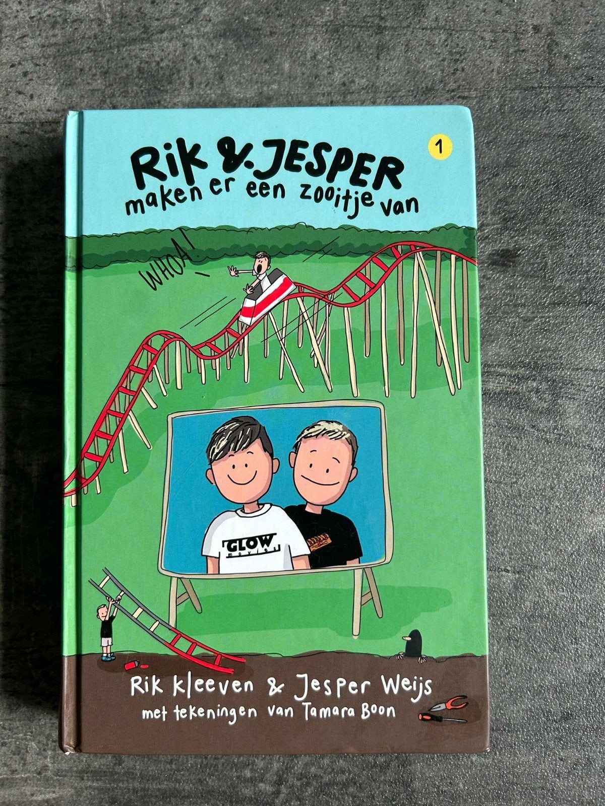 Rik & Jesper maken er een zooitje van - Graphic Novel, Boeken, Ophalen of Verzenden, Zo goed als nieuw, Rik Kleeven & Jesper Weijs