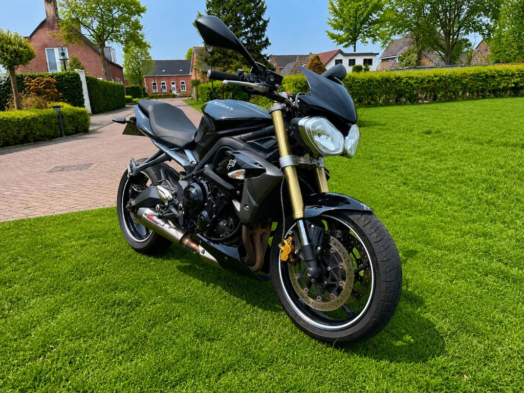 Fraaie Triumph Street Triple 675 ABS; 2015; quick-shifter, Motoren, 675 cc, Sportuitlaat, Motorrijbewijs A, Gebruikt