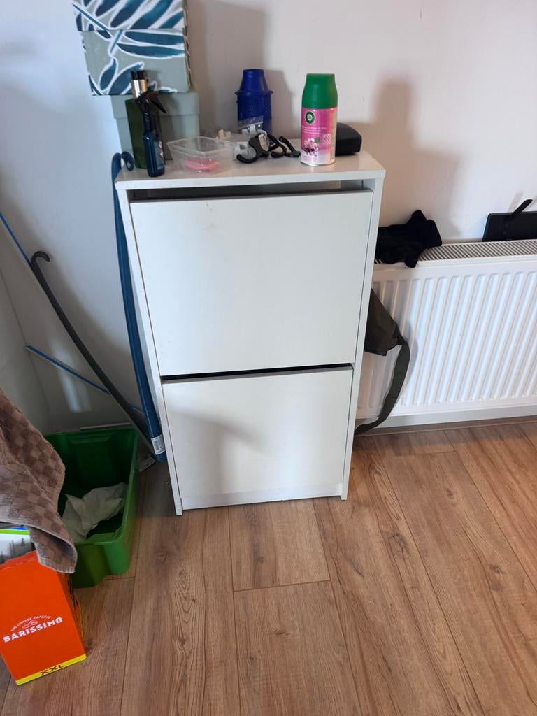Witte schoenenkast met twee kleppen, Ophalen, Gebruikt