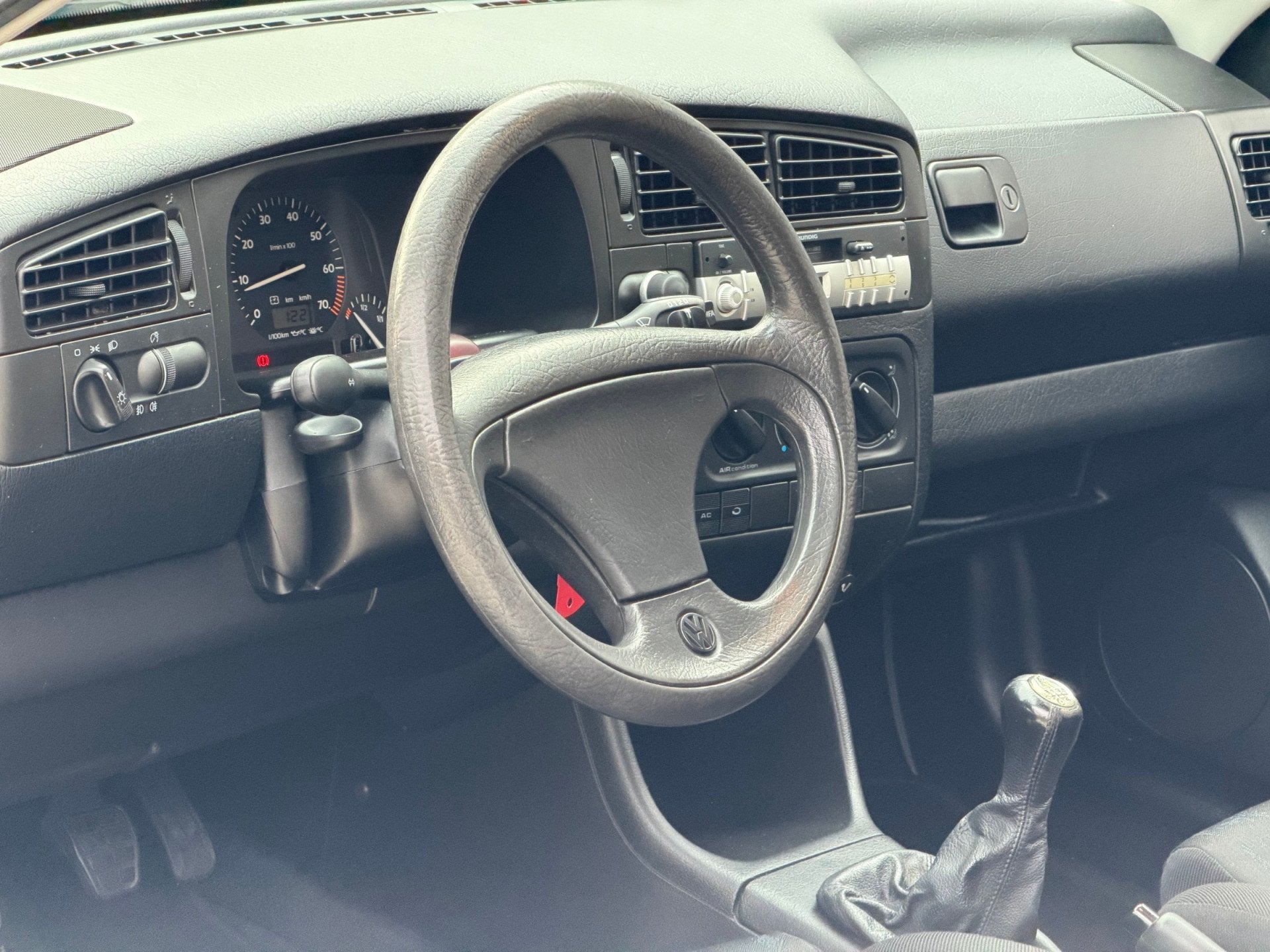 Volkswagen Golf 2.0 GTI | org NL | Dragon Green Pearl Effect, Voorwielaandrijving, Dealer onderhouden, Stof, Elektrische ramen
