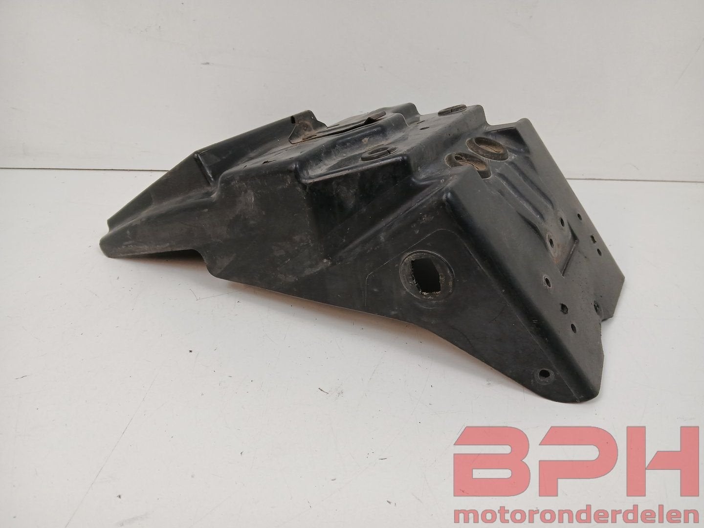 Spatbord / undertray Suzuki GSX-R 750 1988 1989 1990 GSXR, Gebruikt, -, -, Ophalen of Verzenden