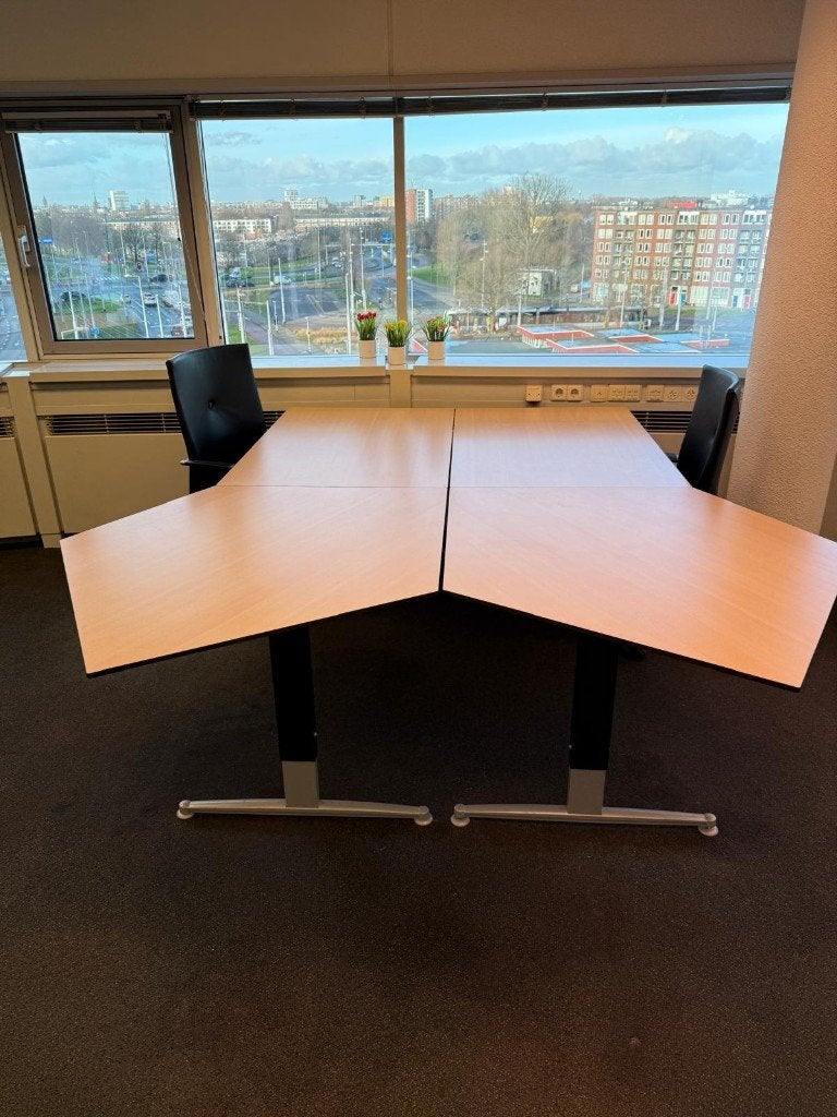 Professionele Kantoorbureaus – Hoogte Verstelbaar, Ophalen, In hoogte verstelbaar, Gebruikt