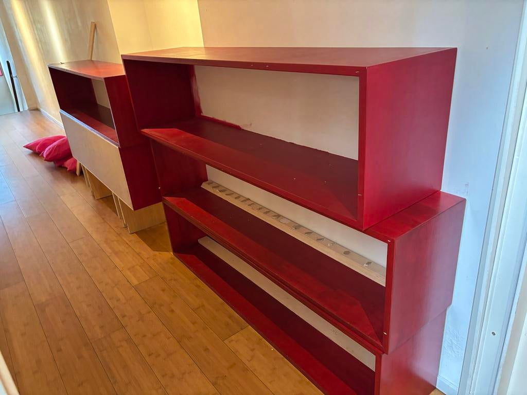 Rode houten boekenkasten (4 hang, 1 staand) 159x38cm, Huis en Inrichting, Kasten | Boekenkasten, Ophalen, Met plank(en), Gebruikt