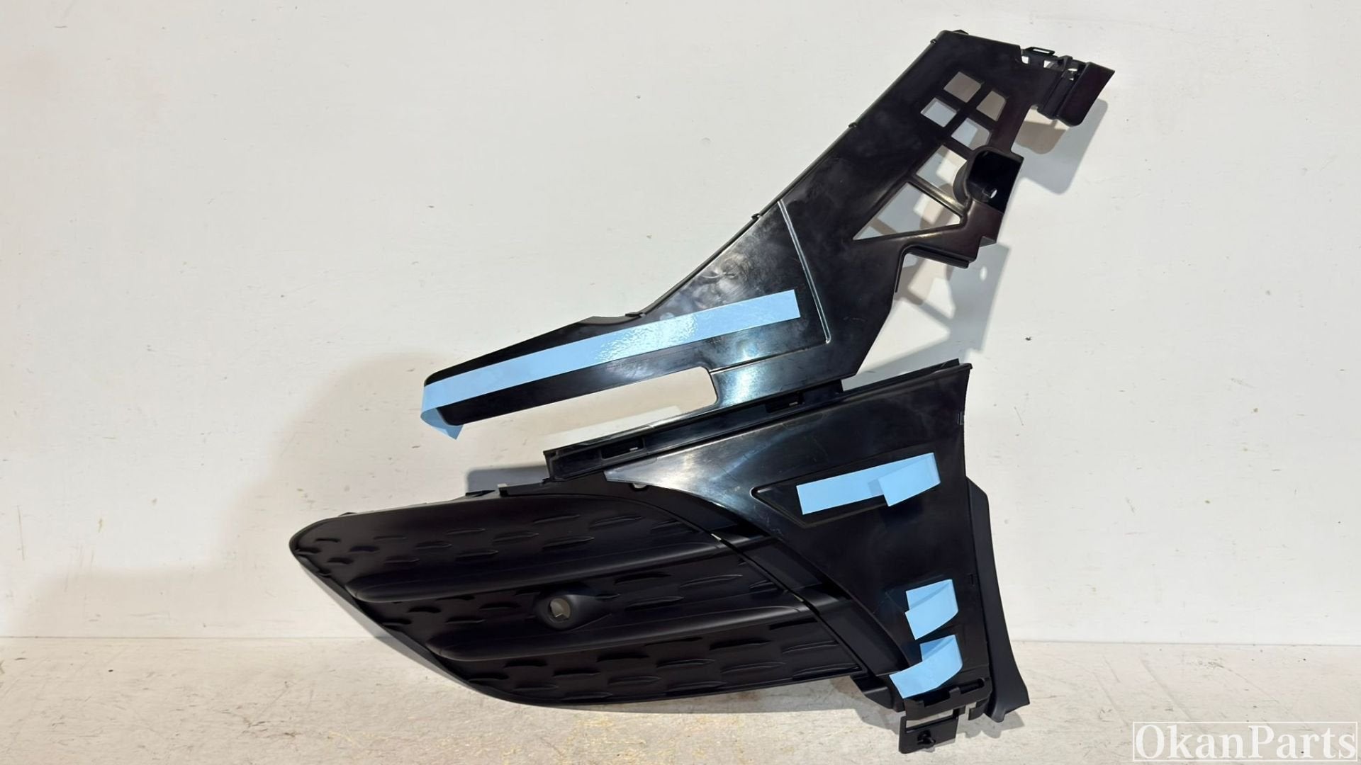 Mercedes CLA W118 AMG mistlamp afdekplaat links A1188854301, Info@fabrikant.eu, Fabrikantstraat 1
1000 AA  Amsterdam, NL, Voor
