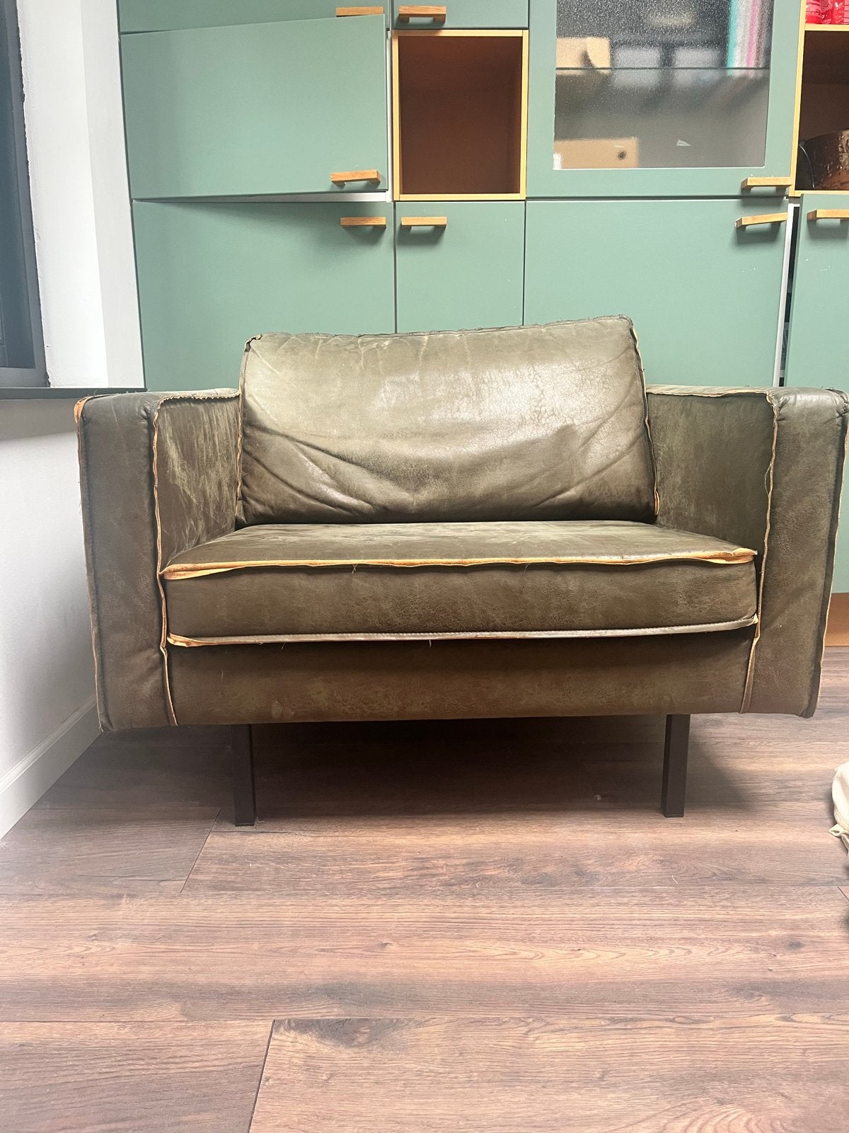 Gratis af te halen: Comfortabele fauteuil van leer, Ophalen, Gebruikt, Leer, 75 tot 100 cm