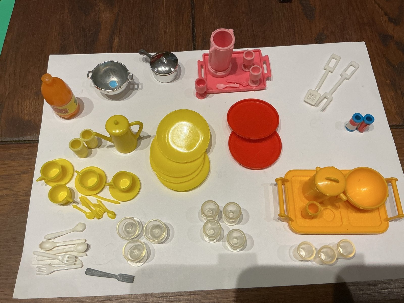 Diverse Barbie Keukenaccessoires: Borden, Glazen, Bestek, Ophalen of Verzenden, Gebruikt