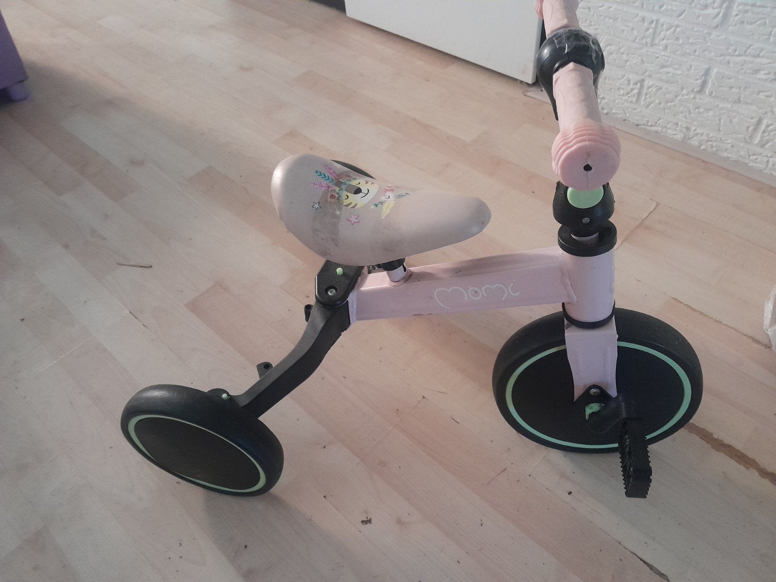 Roze drie wieler, Ophalen of Verzenden, Zo goed als nieuw, Verstelbare zitting