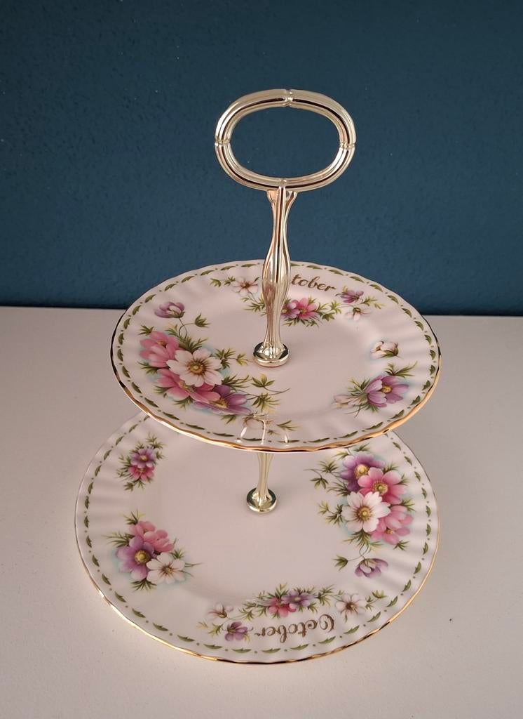 Royal Albert Flower of the month etagere oktober, Ophalen of Verzenden, Zo goed als nieuw, Overige stijlen, Kop(pen) en/of Schotel(s)