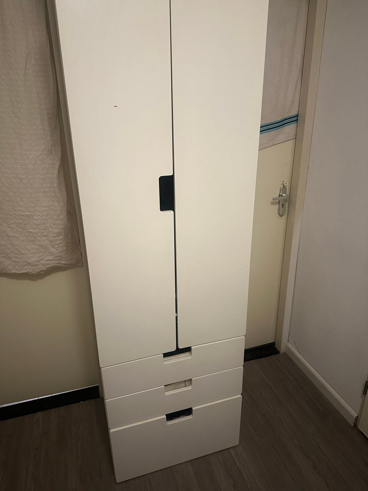 Witte kledingkast met lades en planken, Ophalen, Gebruikt, 50 tot 100 cm, Met lade(s)