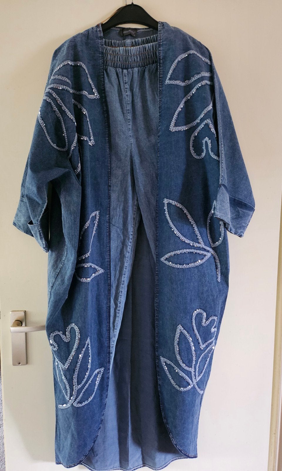 Denim kimono met pailletten en bijpassende broek maat 40/42, Blauw, Nieuw, Ophalen of Verzenden, Missallos