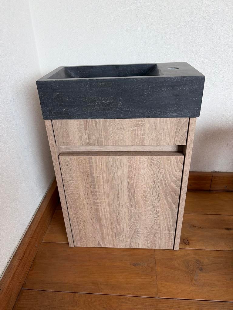 Fonteinkast met sifon en hardstenen fontein, Huis en Inrichting, Badkamer | Badkamermeubels, Ophalen, Minder dan 50 cm, Zo goed als nieuw
