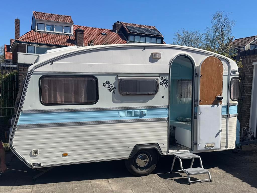 Constructam Comet (1980), Vast bed, Koelkast, Treinzit, 750 - 1000 kg