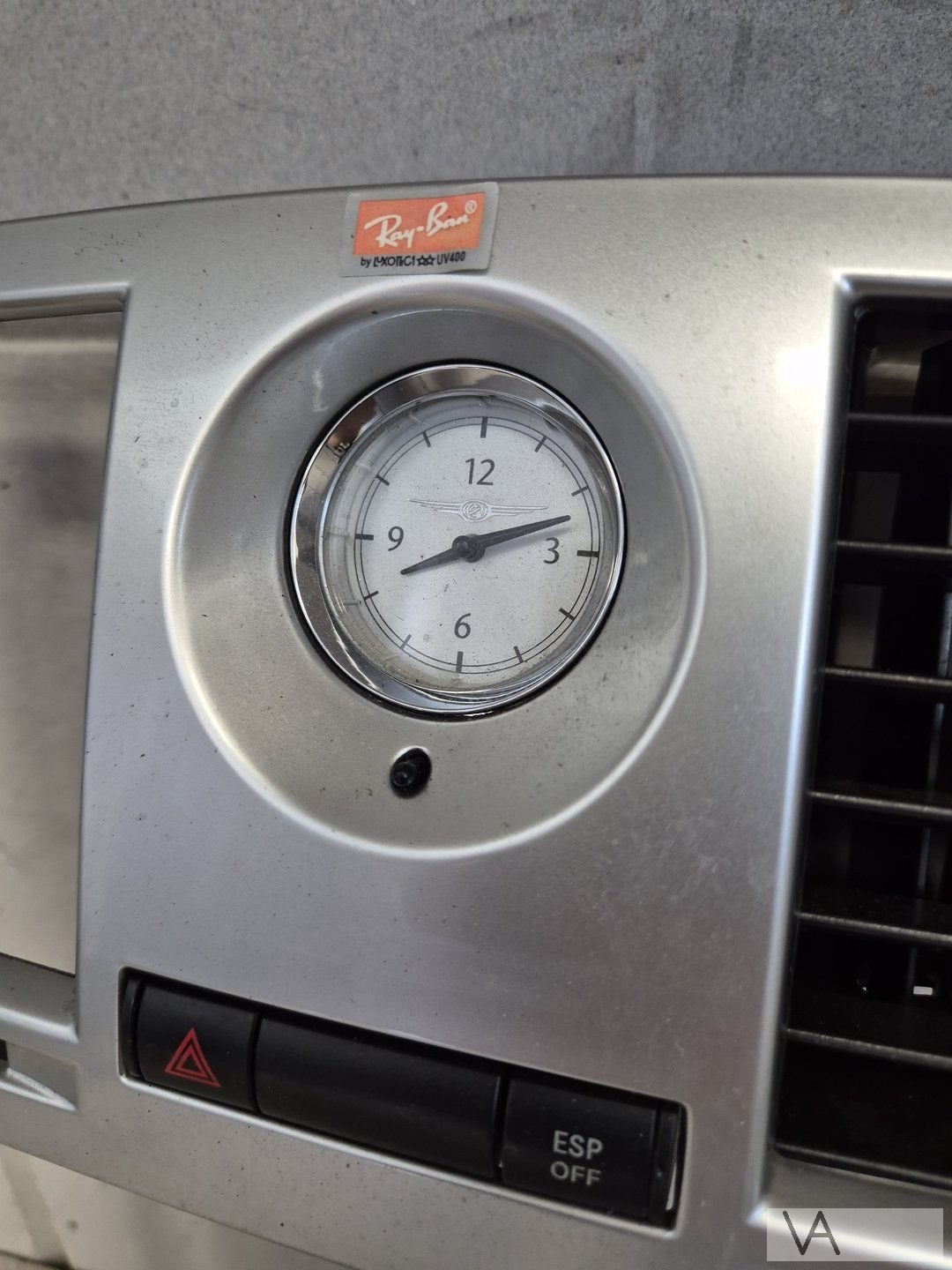 Radio navigatie omlijsting Chrysler 300c sedan MET KLOKJE 50, Gebruikt, -, Ophalen of Verzenden, -