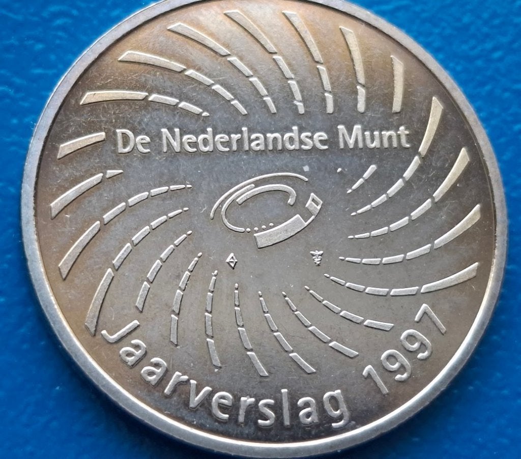 Penning Koninklijke Nederlandse Munt Jaarverslag 1997, Postzegels en Munten, Penningen en Medailles, Verzenden, Overige materialen