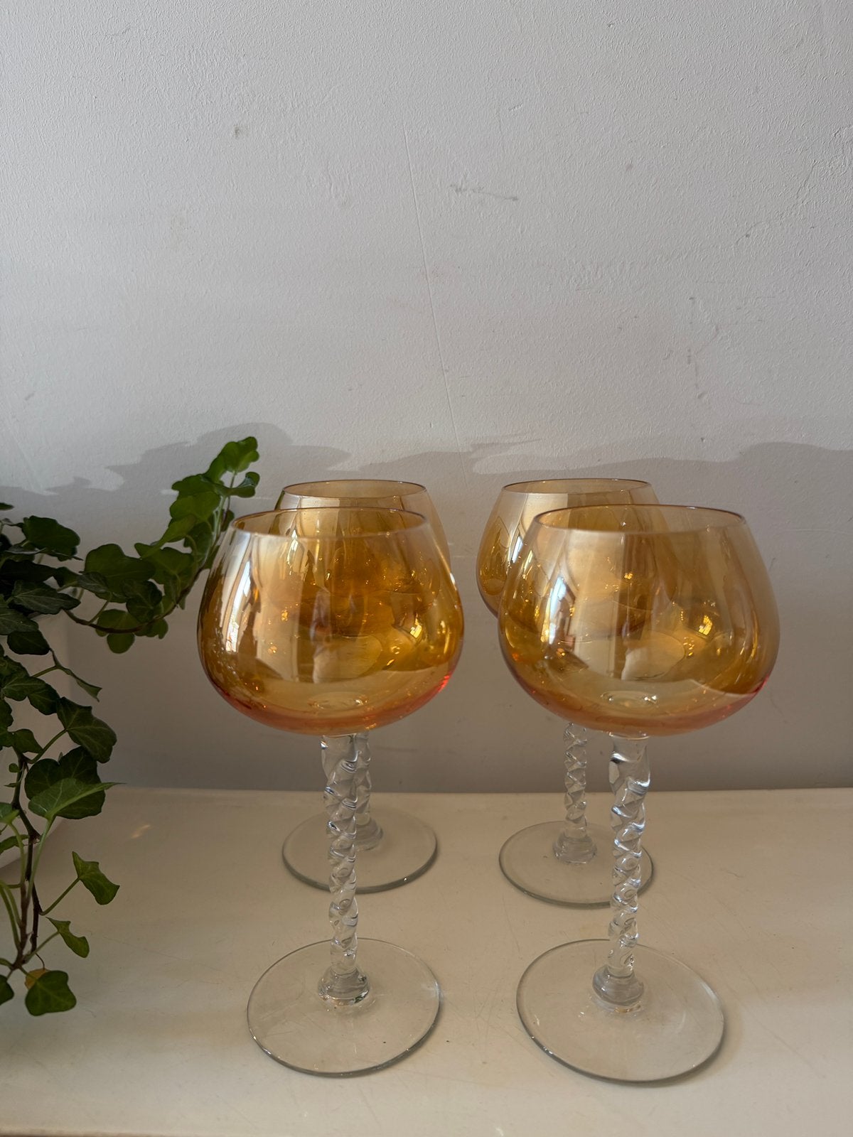 Set van 4 amberkleurige wijnglazen jaren 30/50, Ophalen of Verzenden