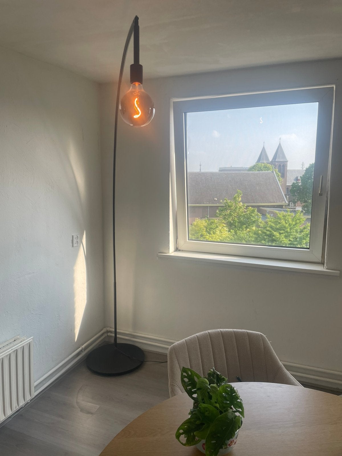 IKEA SKAFTET Booglamp Zwart – Inclusief XXL LED-Filamentlamp, Ophalen, Zo goed als nieuw, 200 cm of meer