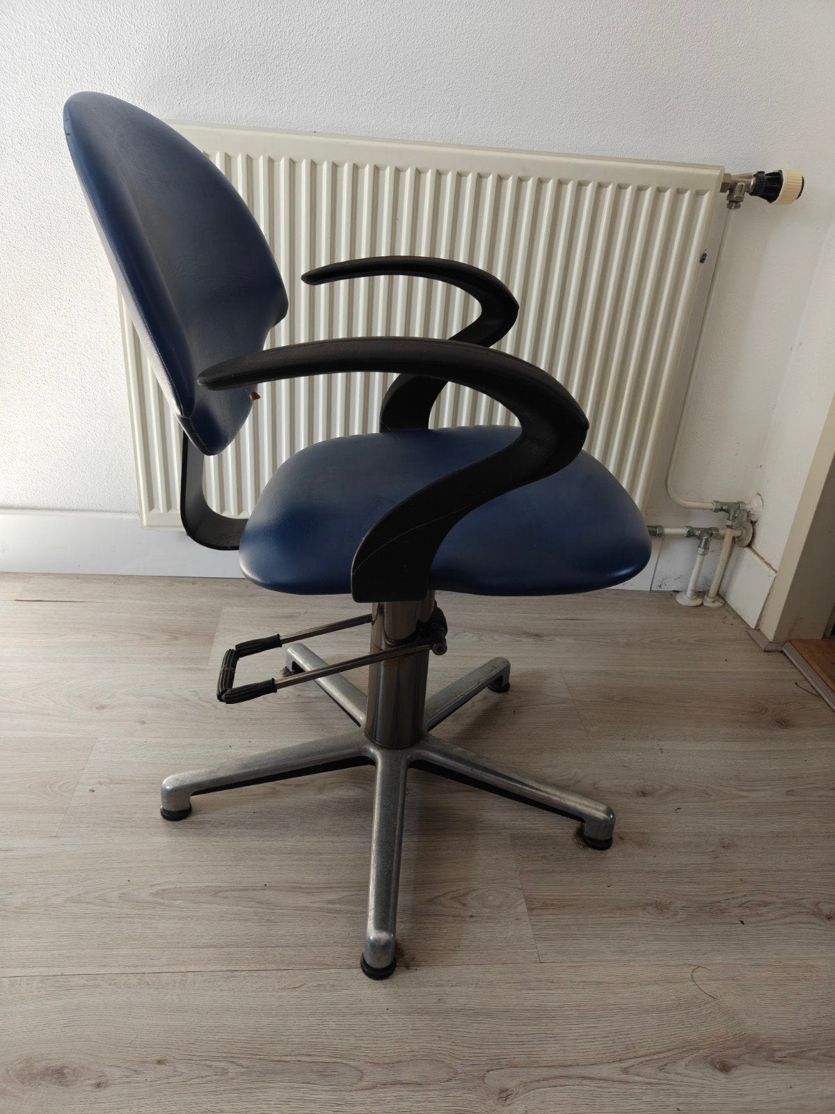 Verstelbare kappersstoel - Ergonomisch en functioneel, Ophalen of Verzenden