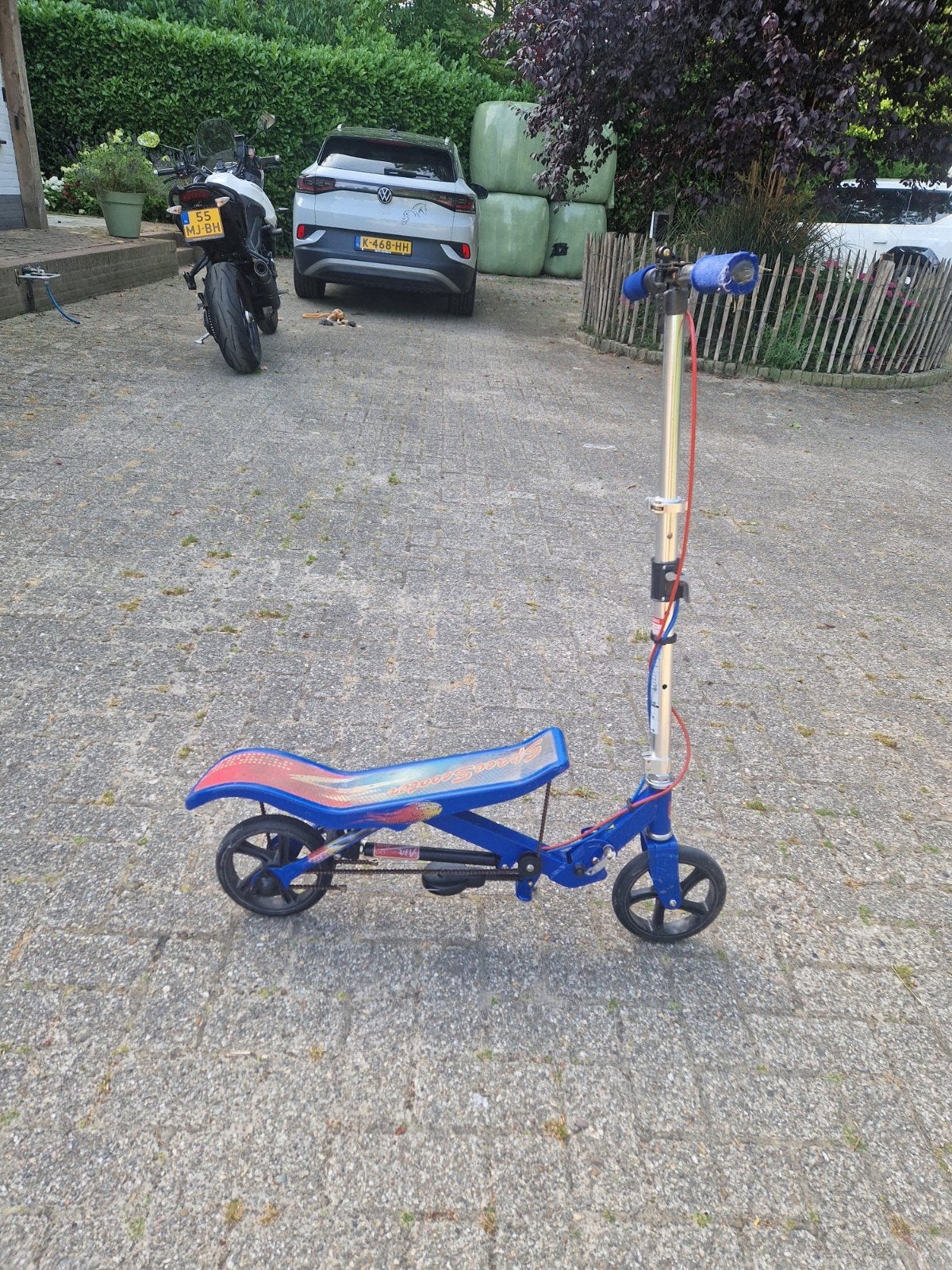 Space scooter en steps. De oranje step mag een nieuw bandje, Ophalen, Gebruikt, Overige typen